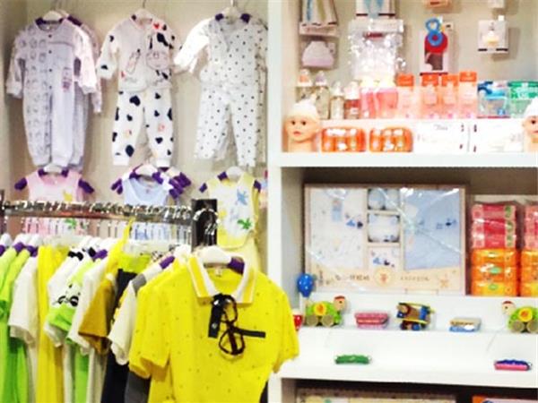 鼓号手童装店铺展示