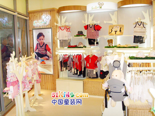 摩米 baby童装店铺展示