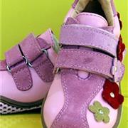 创业投资迪乐尼童装童鞋品牌轻松获利